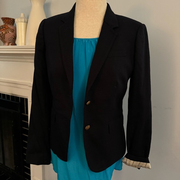 Banana Republic silk square neck top with back keyhole cut-out & flutter sleeve - Picture 11 of 12